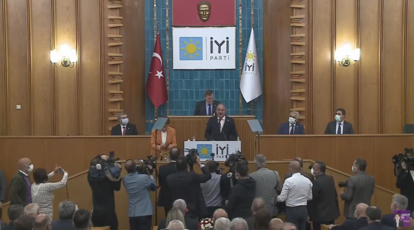 İki Eski Belediye Başkanı İYİ Parti'ye Katıldı