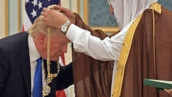 Suudi Arabistan Kraliyet Ailesinin Trump'a Verdiği Hediyeler Sahteymiş