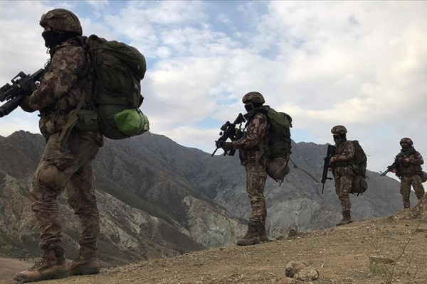 Şanlı Türk Ordusu 13 Kürtçü Teröristi Etkisiz Hale Getirdi