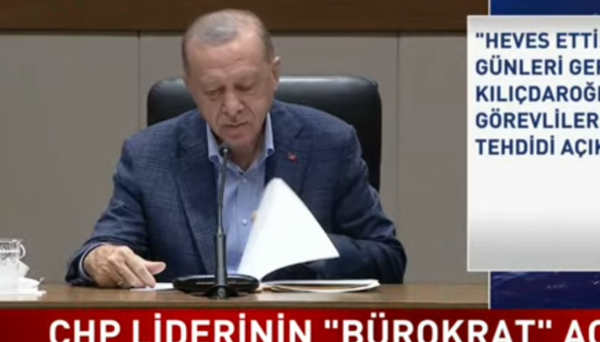Erdoğan Gazetecilerin Sorularını Kağıttan Okuyarak Yanıtladı