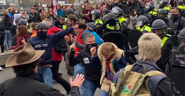 Hollanda'da Konut Krizi Gösterisine Sert Polis Müdahalesi