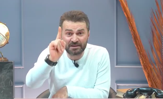 10 Gömleğiniz 10 Pantolonunuz Yoksa Şu Kelleyi Keserim