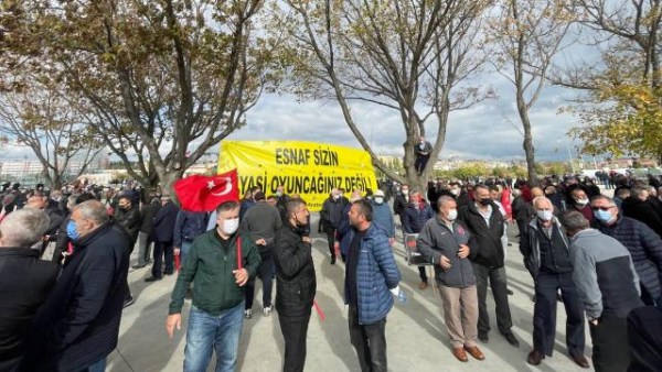 Taksiciler İBB'yi Protesto Etti