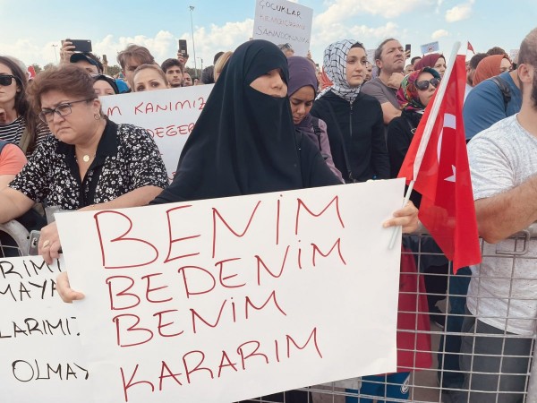 Aşı Karşıtı Mitinge Katılanlara Suç Duyurusu