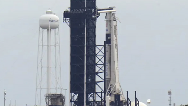 NASA SpaceX Roketinin Fırlatılışını Erteledi
