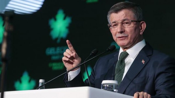 Davutoğlu: Saray'da Soros'la Doğrudan Bağlantılı Danışmanlar Var