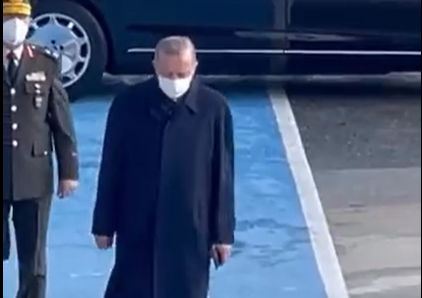 Fahrettin Altun, Erdoğan'ın Yürüyebilmesi İle Övündü