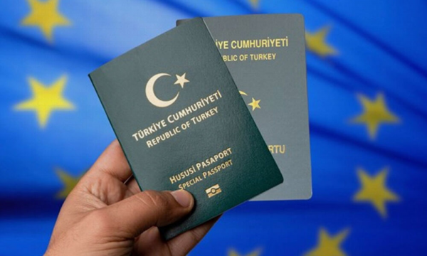 Gri Pasaport Davasında Davetçiye 900 Euro Ceza Verildi