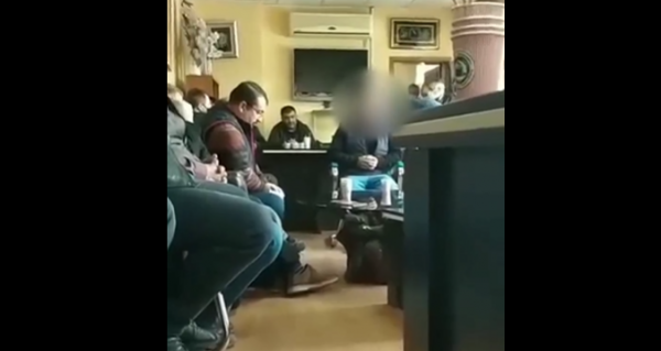 AKP'li Başkan Vatandaşı Sözde Mahkeme İle İlçeden Kovdu