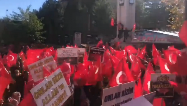 Bingöl Valiliği Lütfü Türkkan'a Karşı Miting Düzenledi