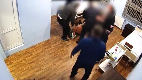 Saakaşvili Zorla Hücreye Götürüldü