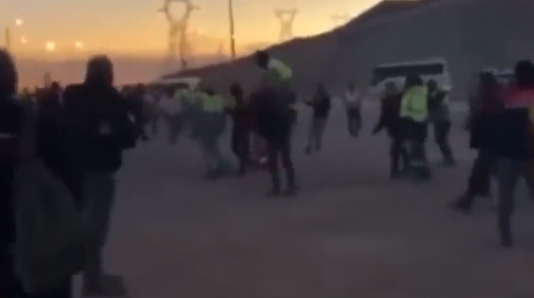 Akkuyu Nükleer Santrali'nde Eylem Yapan İşçiye Uçan Tekme