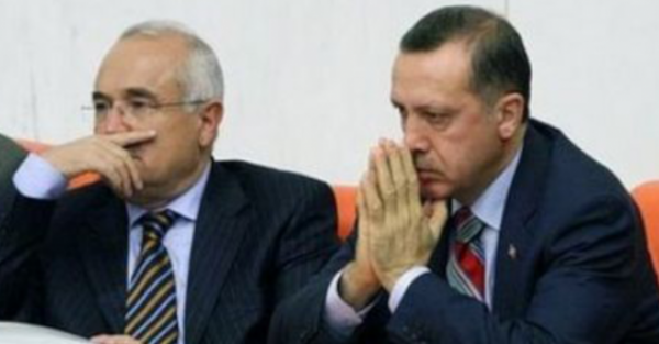 Cemil Çiçek: 50+1 Türkiye'yi Kaosa Sürükleyecek