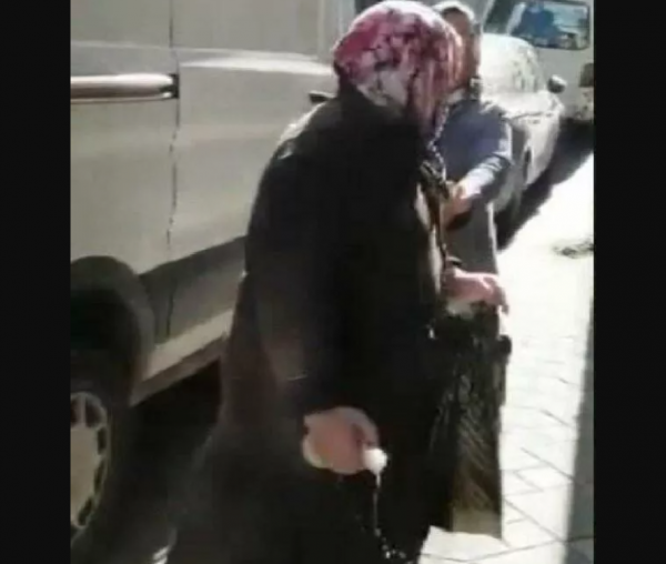 Sokak Kedilerinin Su Kaplarına Çamaşır Suyu Dökerken Yakalandı