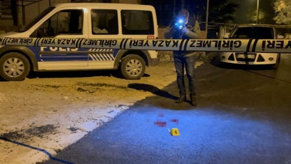 Eski İlçe Sağlık Müdürü, Evine Giren Hırsız Tarafından Vuruldu