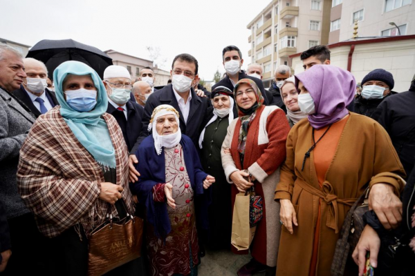 İmamoğlu Cami Açtı: Cuma Namazı Kıldı