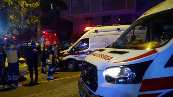 Eve Gelen Doktoru Kıskanan Adam, Karısını Öldürüp Evi Yakmak İstedi