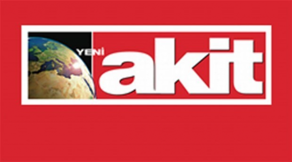 Mürteci Yeni Akit'in 'Fırsatçılık' Manşeti Tepki Çekti