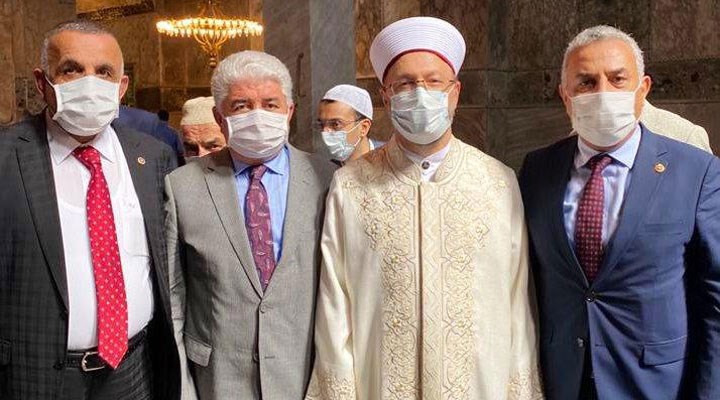 Ayasofya'da İlk Namaza Katılan AKP'li Vekilin Covid-19 Testi Pozitif Çıktı