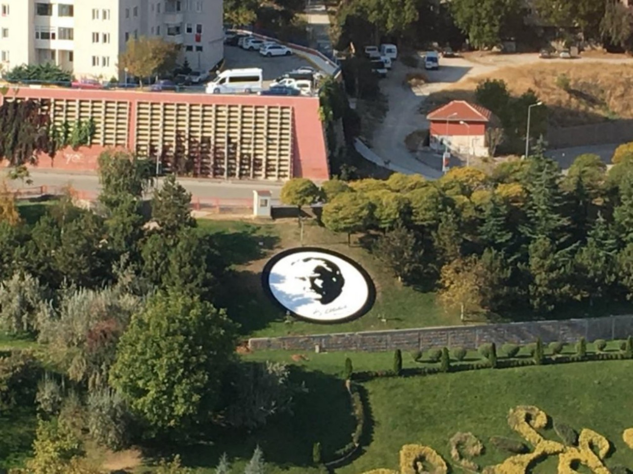 Yavaş'tan Gökçek'e Atatürk Portresi