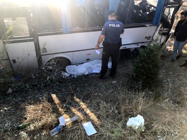 ASELSAN Personelini Taşıyan Servise Yolcu Otobüsü Çarptı: Ölü ve Yaralılar Var