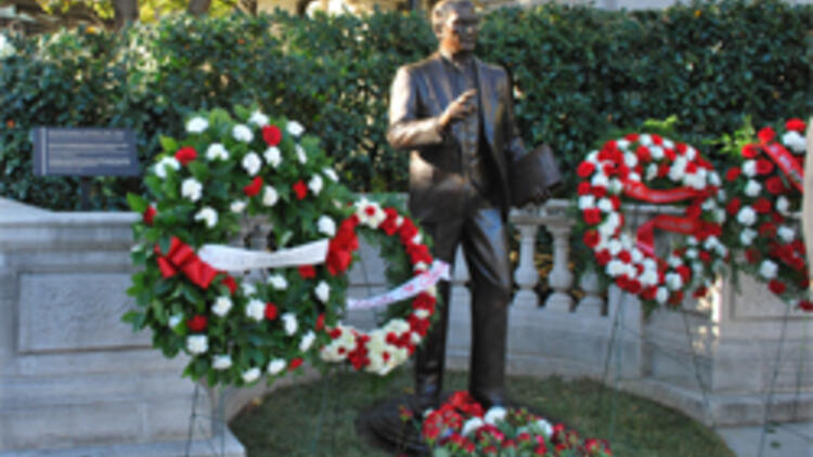 ABD'deki Atatürk Heykeline Çirkin Saldırı