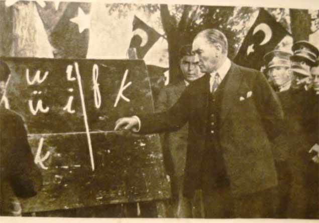 Yeni Şafak Yazarından Atatürk'e hakaret