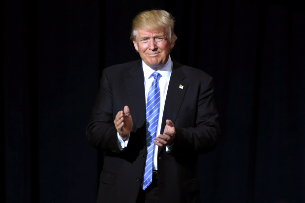 İran'dan Trump'a: Takım Elbiseli Terörist