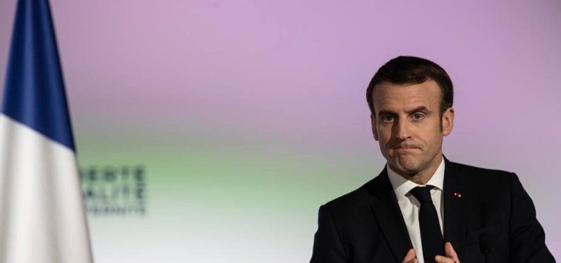 Fransa'da Macron Düşüşte