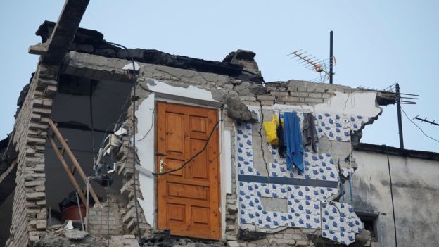 Arnavutluk'ta 6,4 Büyüklüğünde Deprem! Çok Sayıda Ölü ve Yaralı Var
