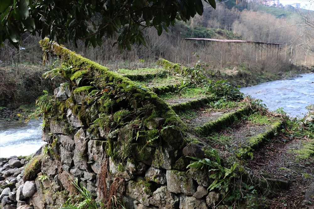 Rize'de Tarihi Köprü Yıkıldı