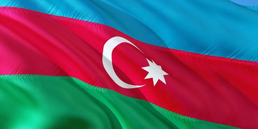 Azerbaycan'da Sokağa Çıkma Yasağı Geldi