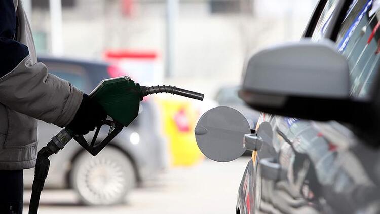 Benzine Bir Zam Daha Geliyor