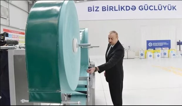 Azerbaycan Sokağa Çıkma Yasağının Süresini Uzatıyor