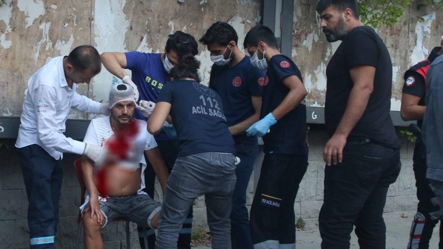 Çözülemeyen Değnekçi Terörü! Para Vermek İstemeyen Adamı Bıçakladılar