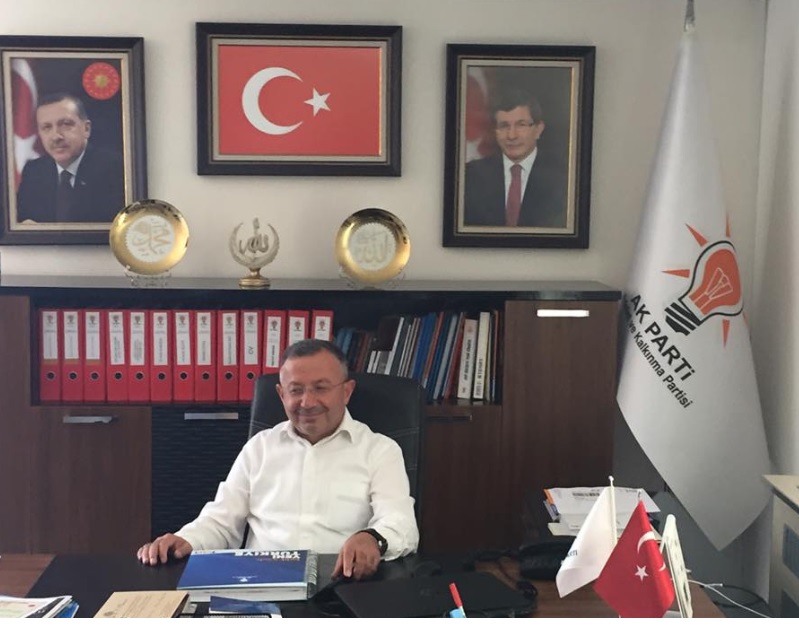 Erdoğan'a Yakın İsim İstifa Etti