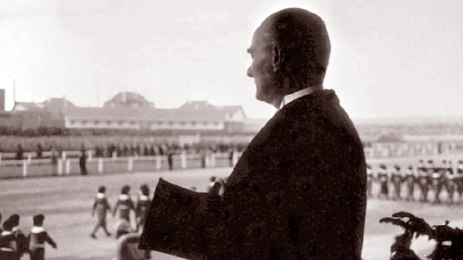 Atatürk Ezelî ve Ebedî Türk Dünyasının Sönmez Güneşi