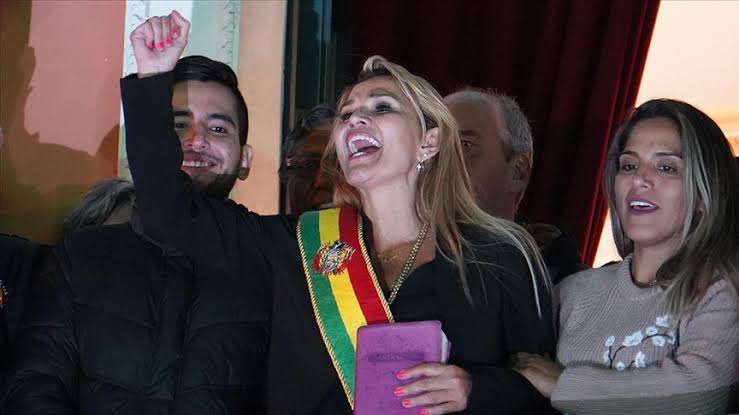 Bolivya'da İncil Yeniden Sarayda