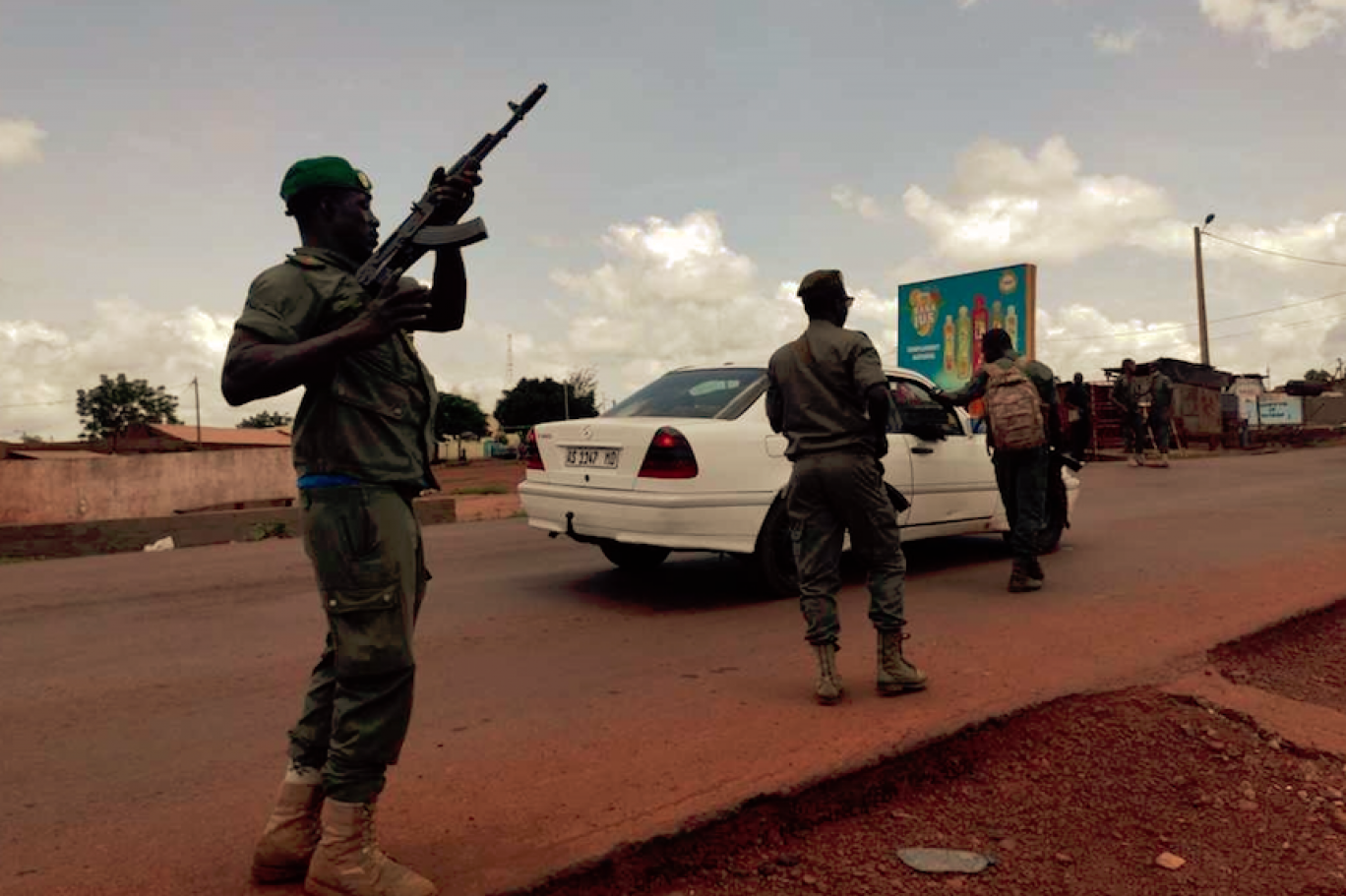 Mali'de Askeri Darbe Girişimi: Cumhurbaşkanı İstifa Etti