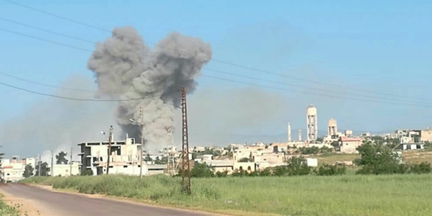 Ruslar Suriye'de Okulu Bombaladı