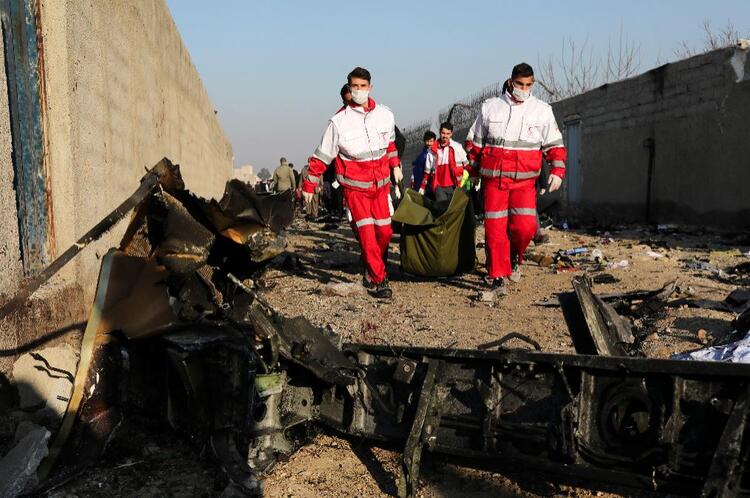 Ukrayna Hava Yollarına Ait Uçak Düştü: 176 Ölü