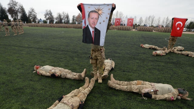 Siyaset Kışlada! Askeri Törende Skandal Görüntüler