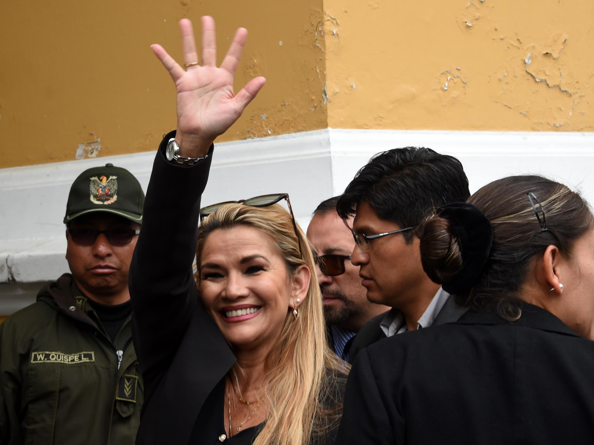 Jeanine Áñez Geçiş Sürecinde Bolivya'yı Yönetecek