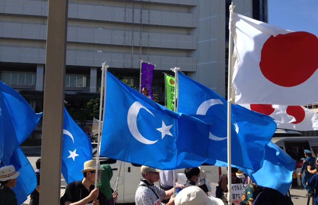 Japon Piyanistten Doğu Türkistan Milli Marşı