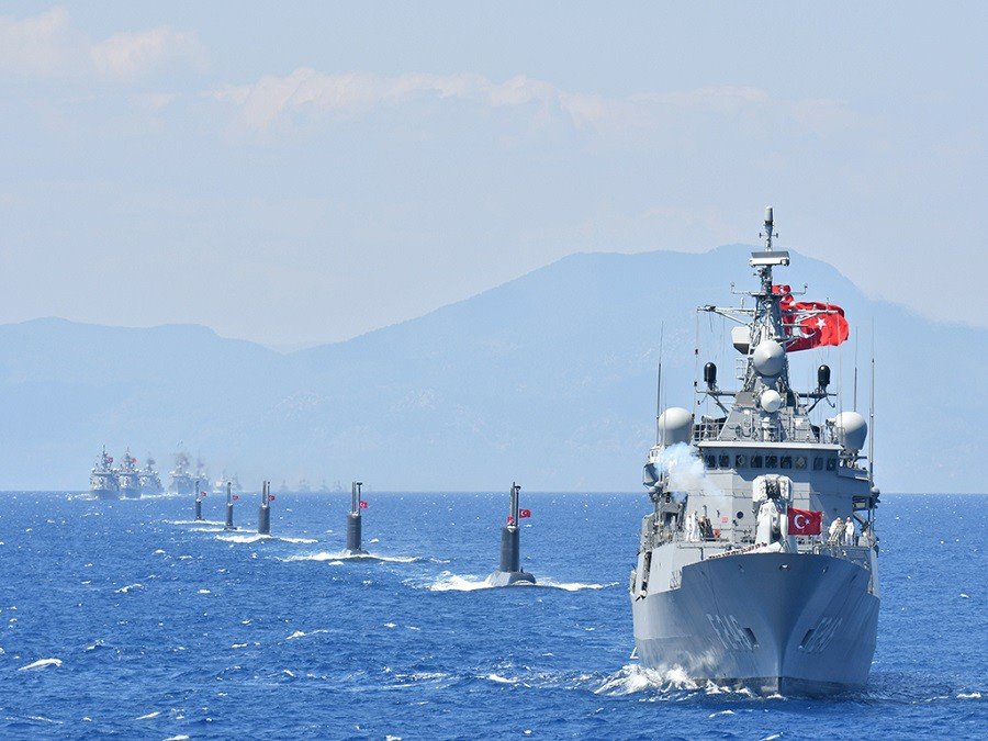 Türk Donanması İsrail Gemisini Doğu Akdeniz'den Çıkardı