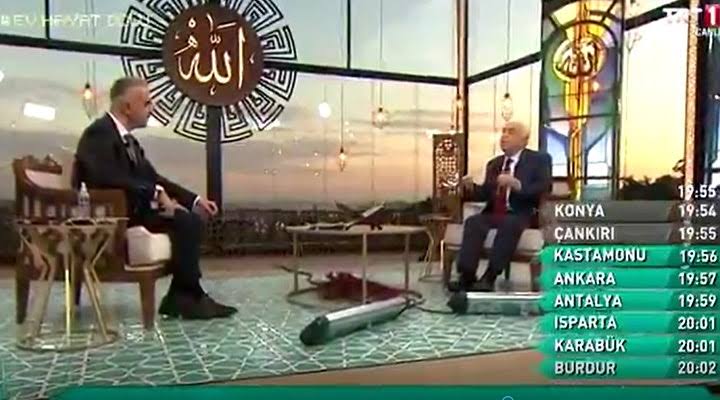 TRT Programında Eşcinseller Hedef Gösterildi