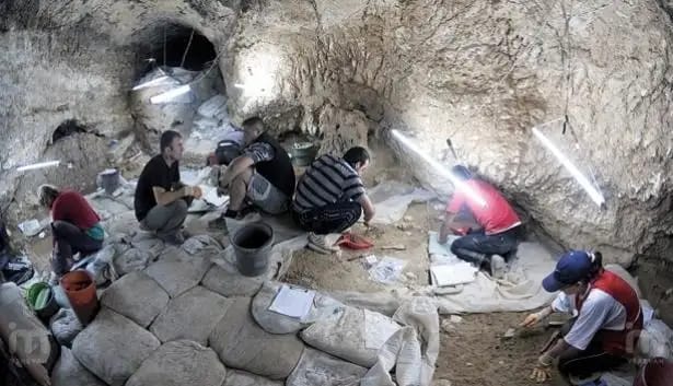 Ermenistan Azerbaycan'ın Kültür Varlıklarını Yok Ediyor