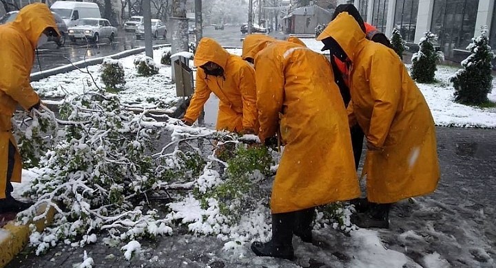 Kırgızistan'a Kar Yağdı