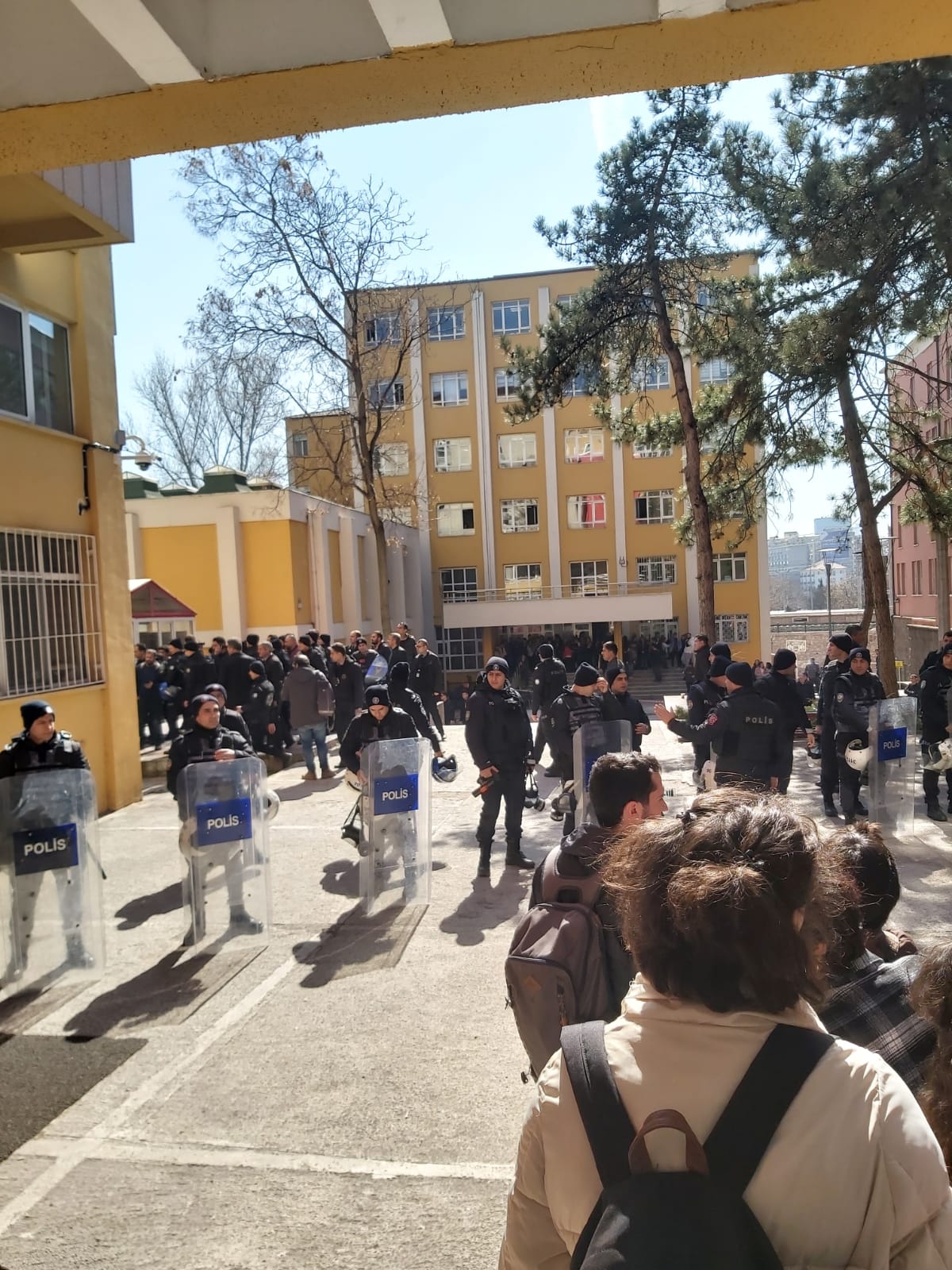 DTCF'de Provokasyona Polis Müdahalesi