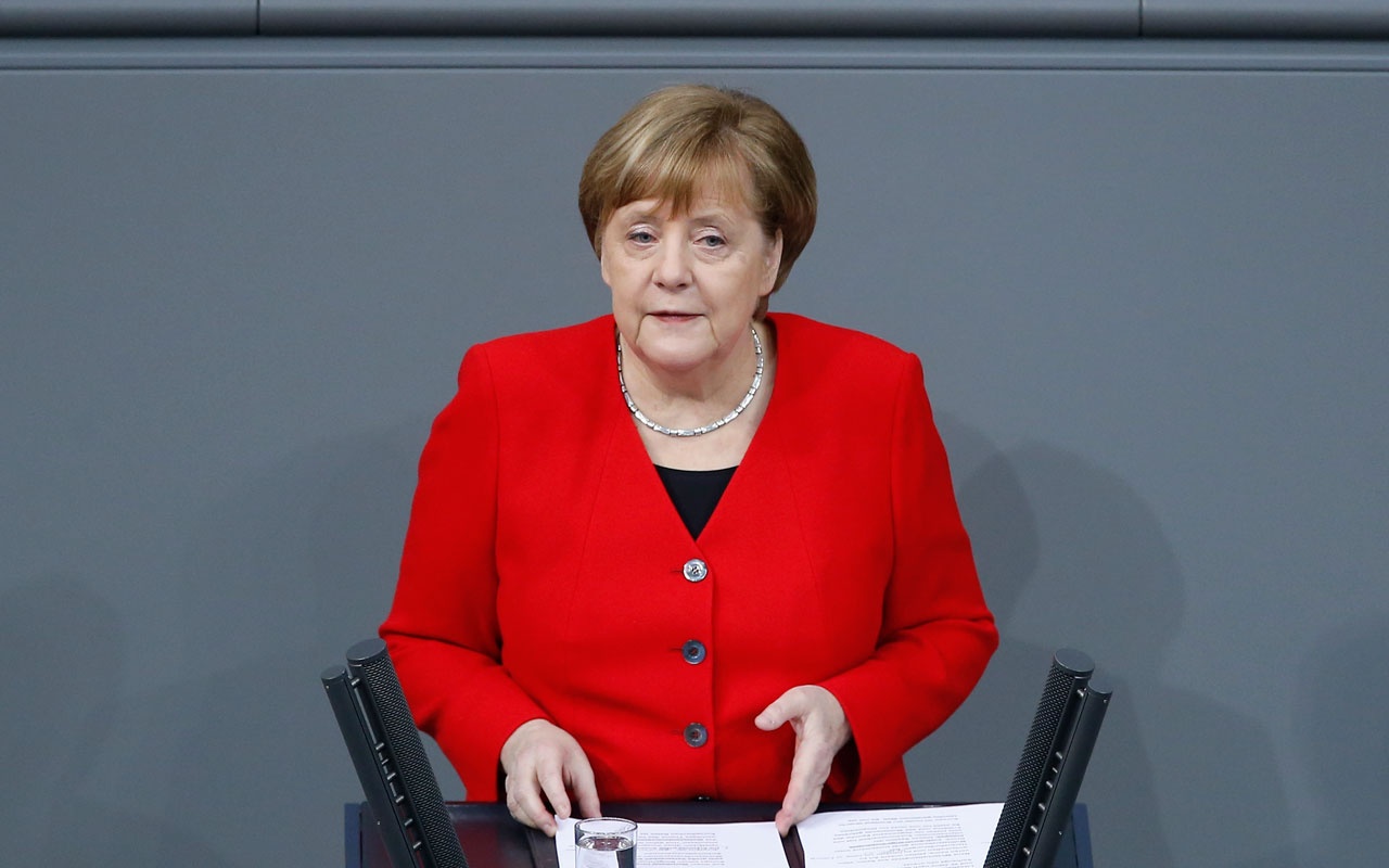 Merkel: Türkiye Koşulsuz Şartsız NATO'da Tutulmalı
